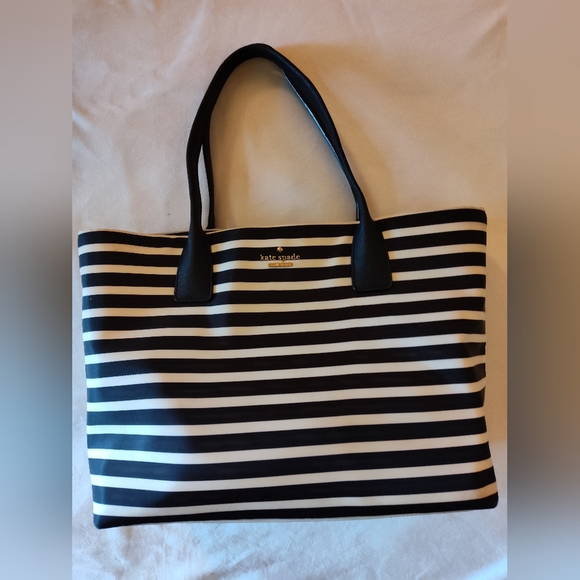 kate spade Handbags - Kate Spade StoryBook Lining Stripe Tote Black White One Corner Rub EUC
